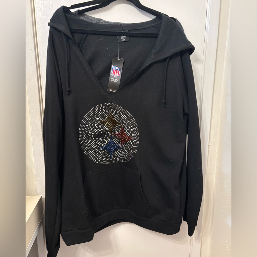 New NFLOfficial Steelers Women’s Black Fleece Hoodie with bright Rhinestone Logo